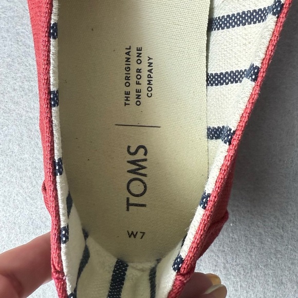 Tom’s Women’s Classic Red Wrap Style Slip In Comfort Flats Brown Sole size W7 - Picture 9 of 10